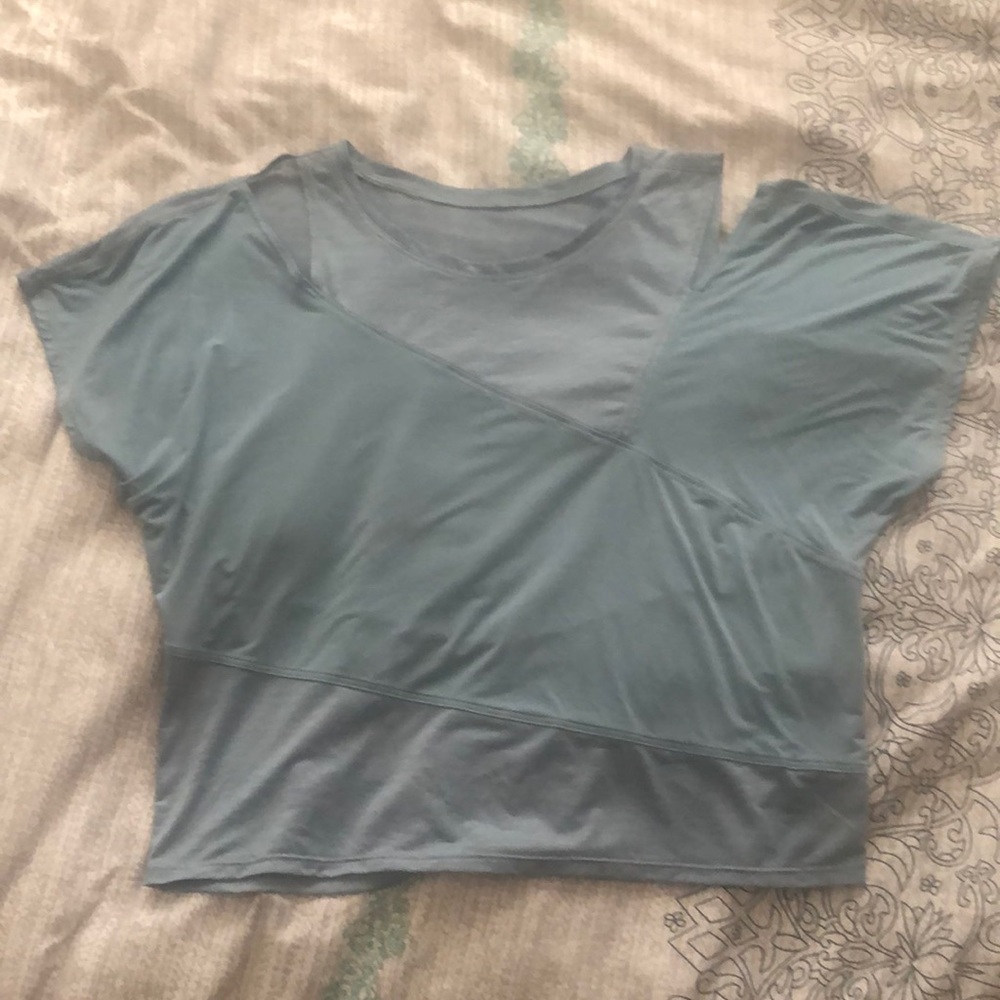 COPY - Lululemon Crop Top Size 6 - light blue